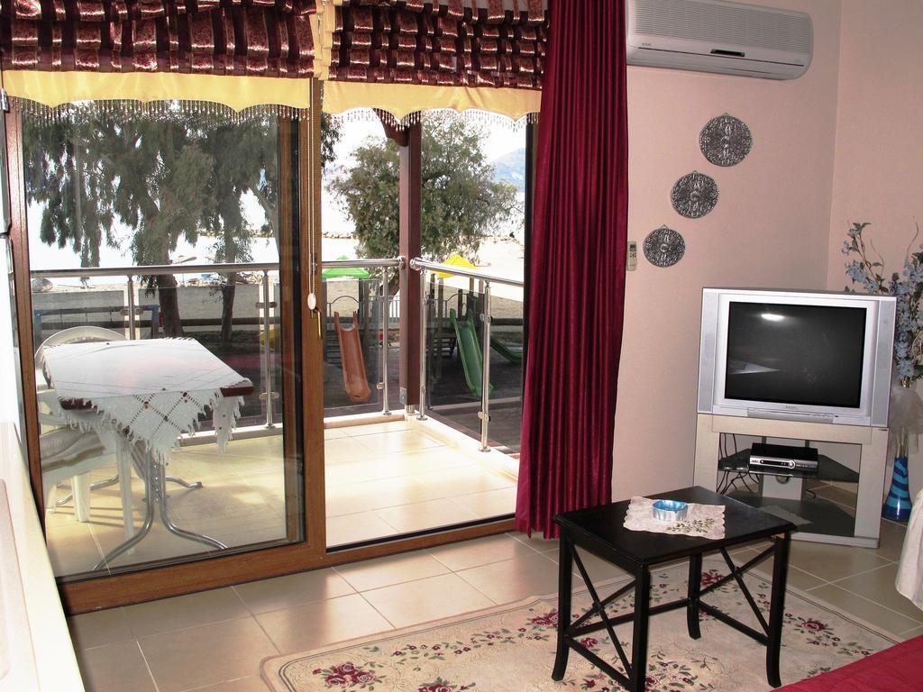 Sunset Beach Apartments Turgutreis Bilik gambar